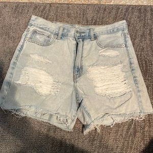 Light wash American eagle shorts
